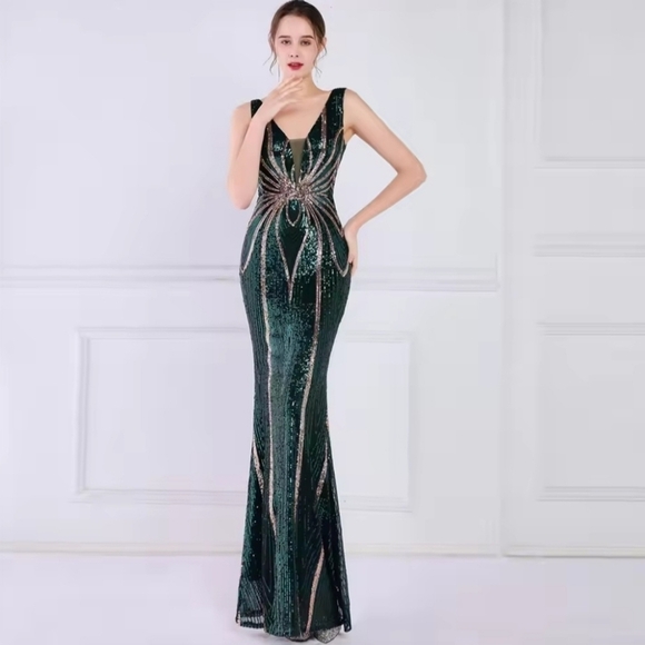 Green, Striped Print,  V Neck,  Contrast Sequined Gown - Picture 10 of 10